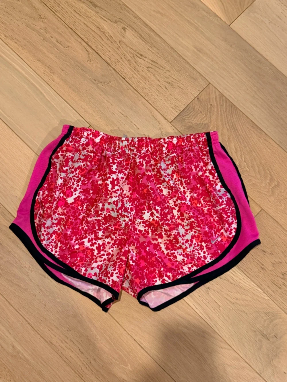 Nike Pink & Black Printed Athletic Shorts size Medium in excellent condition